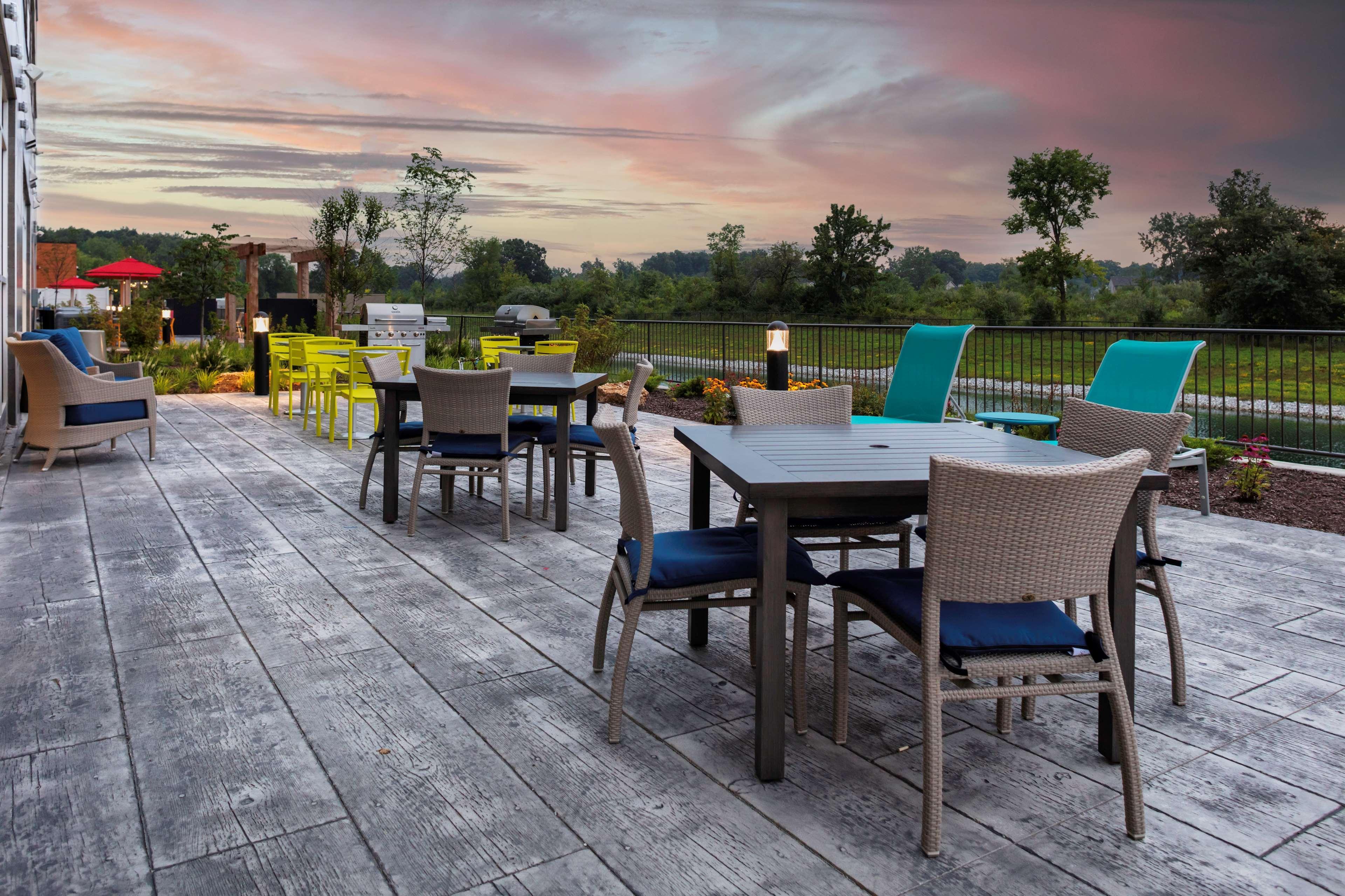 Home2 Suites By Hilton Fort Wayne North Sunnybrook Acres ภายนอก รูปภาพ